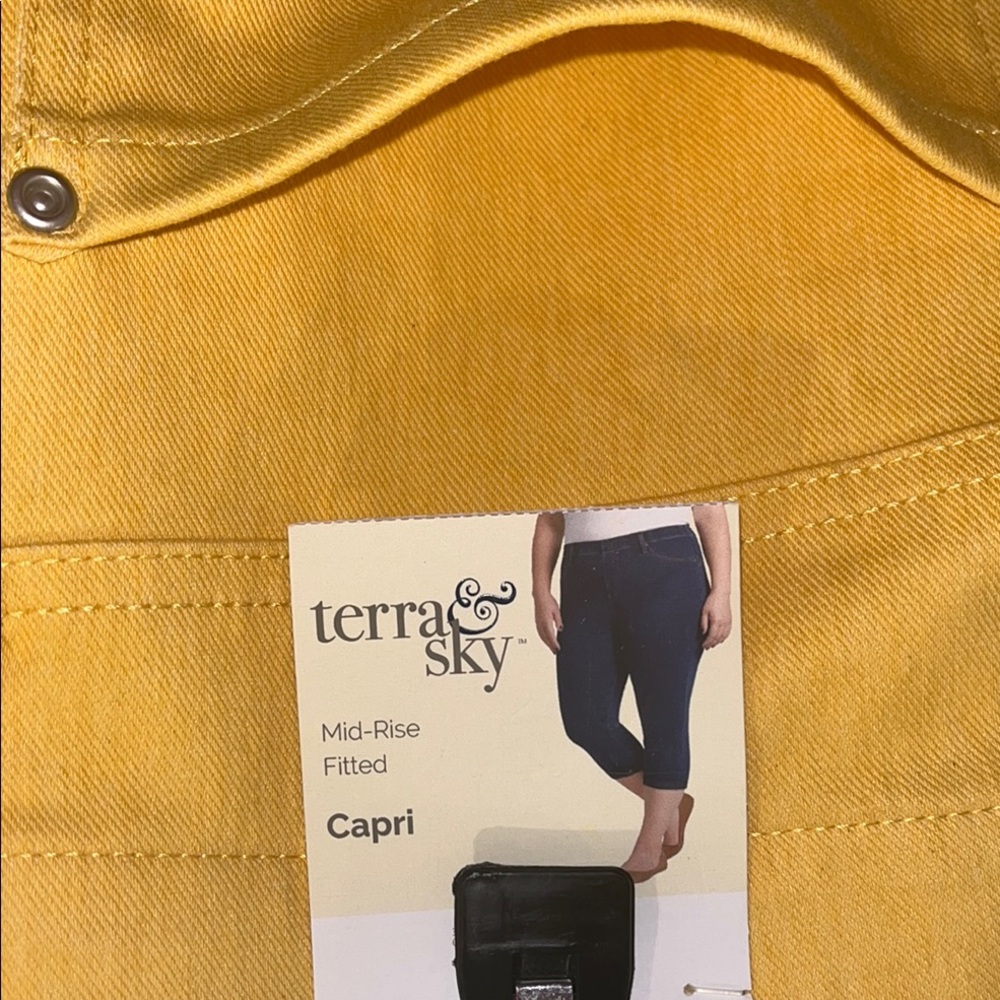 Terra & Sky Bright Yellow Capri Pants